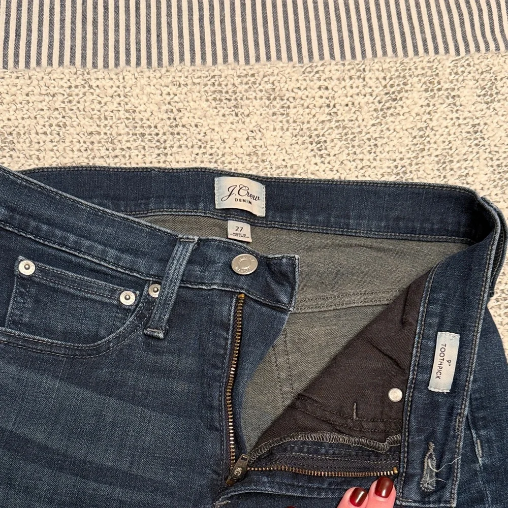 J. Crew Women's 9” Toothpick Skinny Jeans in Dark Indigo- SIZE 27! - Picture 3 of 6